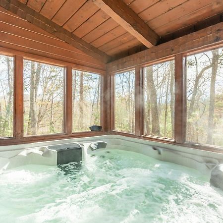 Dudley II By Avantstay Comfortable Cabin W Hot Tub Views Піджен-Фордж Екстер'єр фото