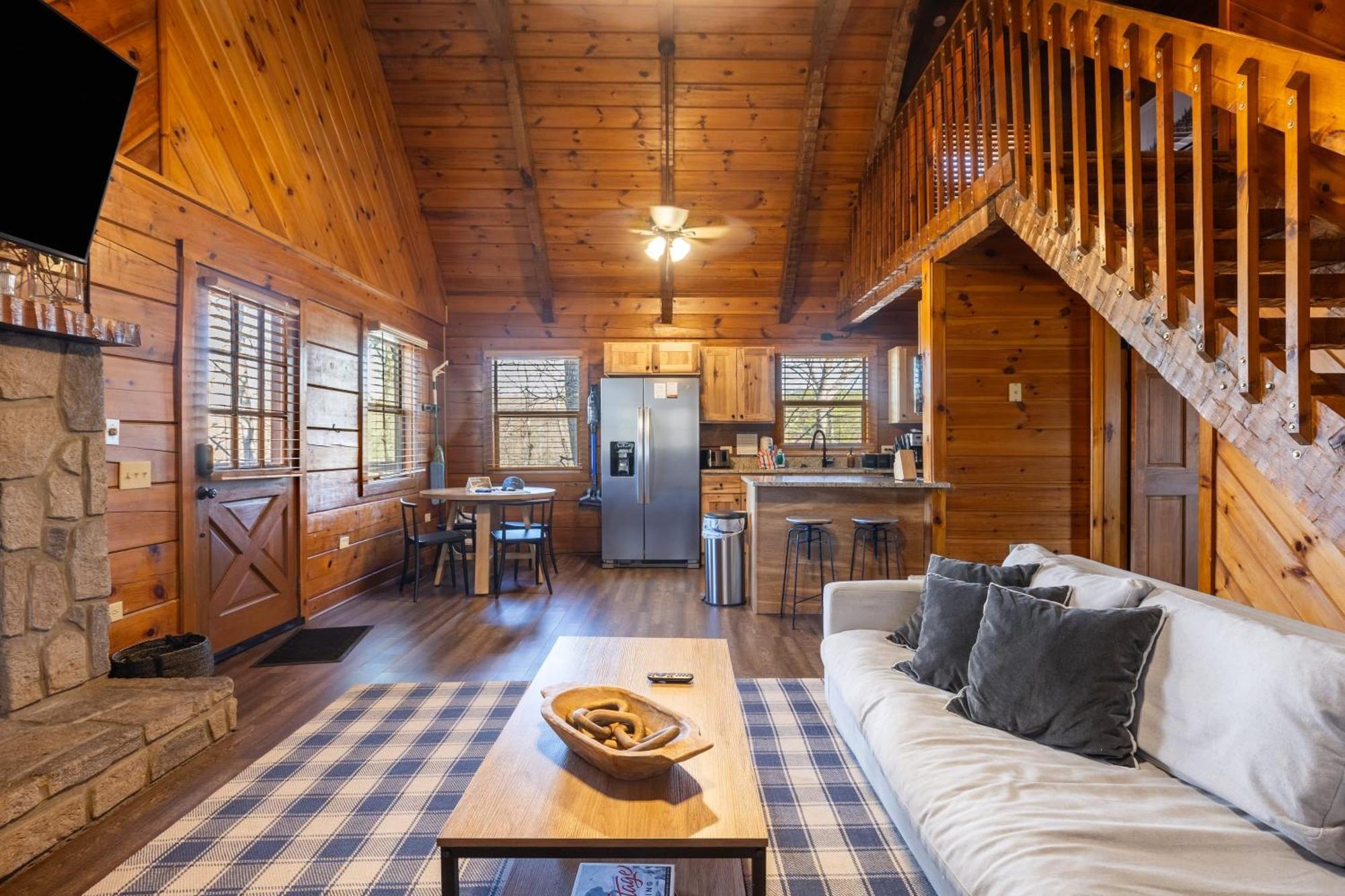 Dudley II By Avantstay Comfortable Cabin W Hot Tub Views Піджен-Фордж Екстер'єр фото
