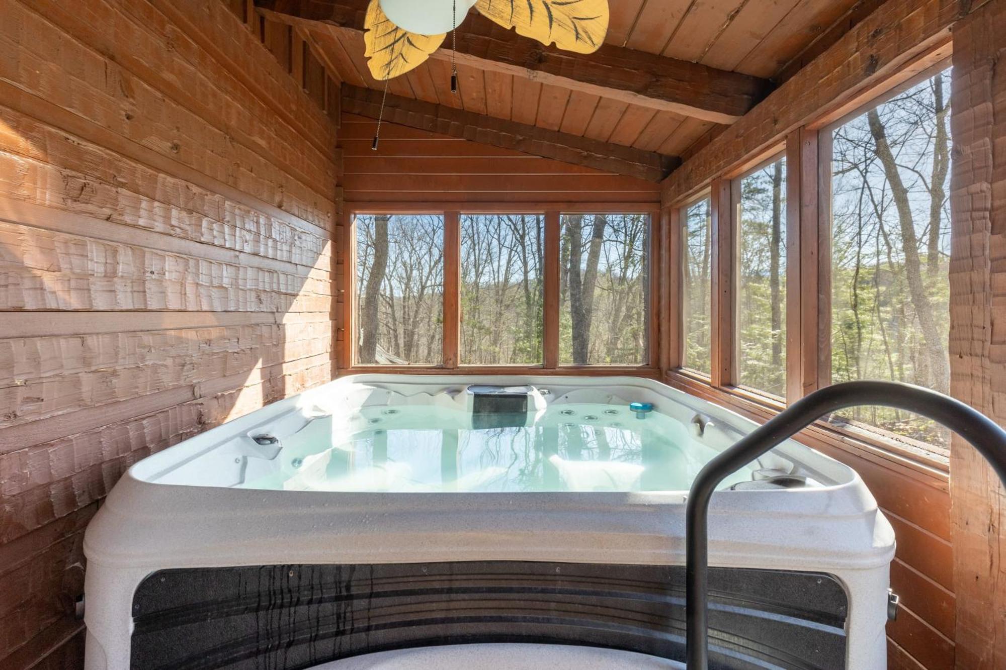 Dudley II By Avantstay Comfortable Cabin W Hot Tub Views Піджен-Фордж Екстер'єр фото