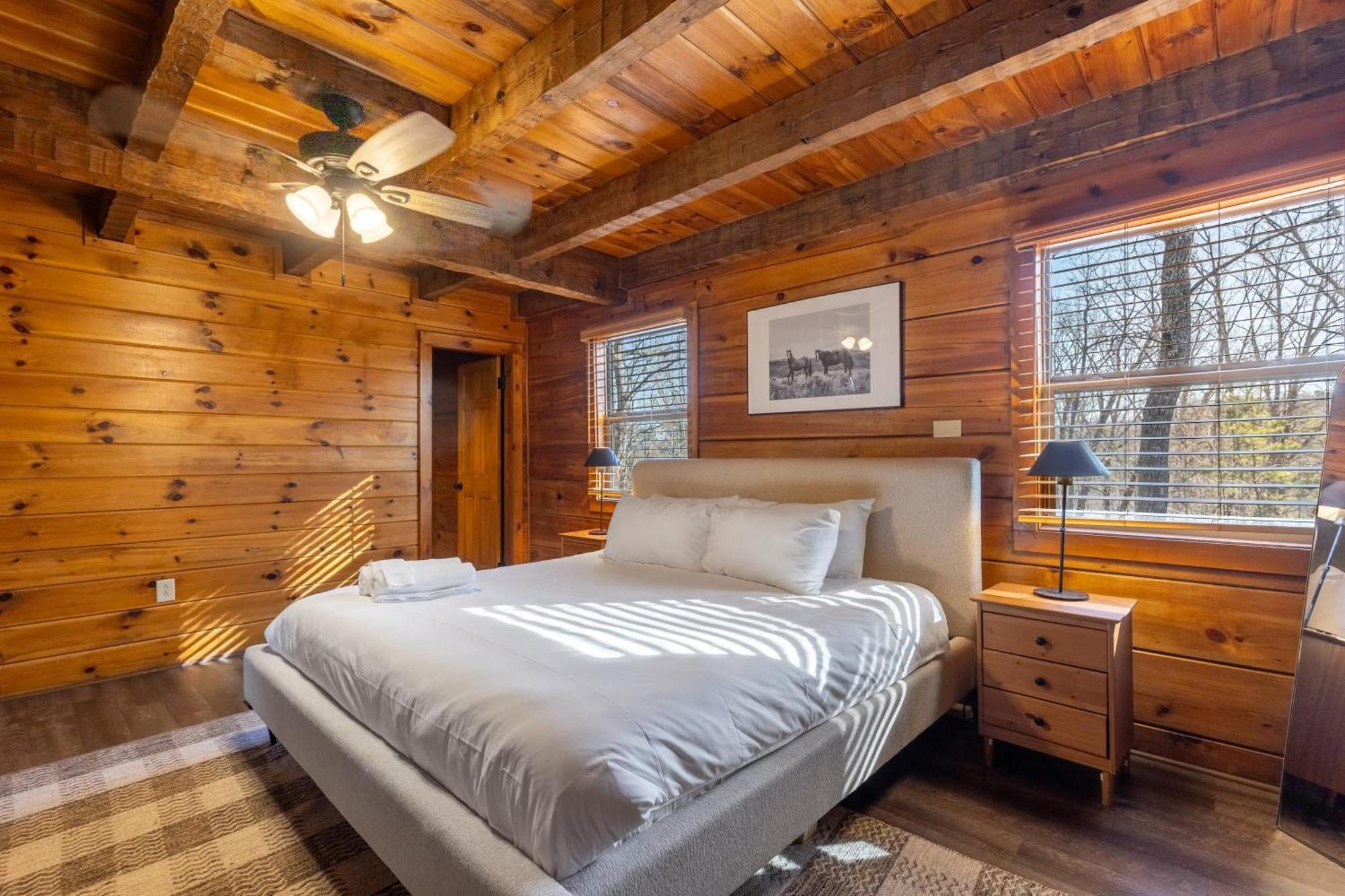 Dudley II By Avantstay Comfortable Cabin W Hot Tub Views Піджен-Фордж Екстер'єр фото